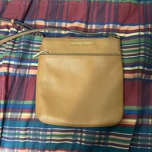 Micheal Kors Crossbody Purse